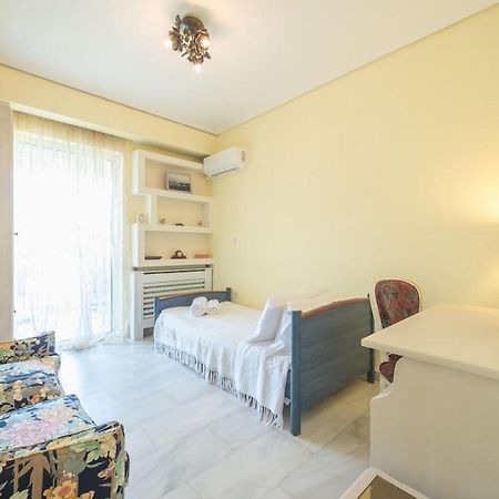 Central 3Br Apartment Next To Panormou Metro! Athen Eksteriør billede