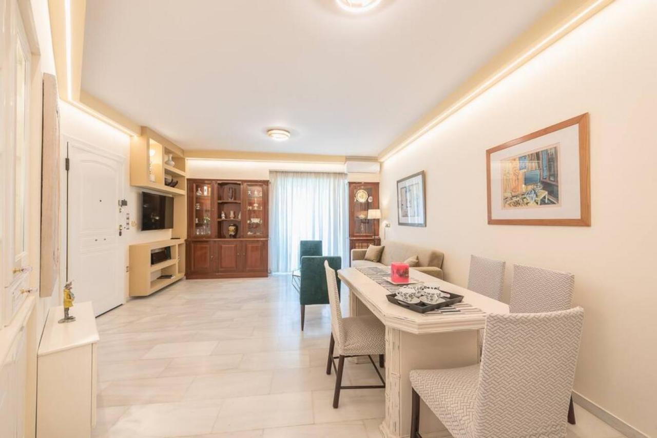 Central 3Br Apartment Next To Panormou Metro! Athen Eksteriør billede
