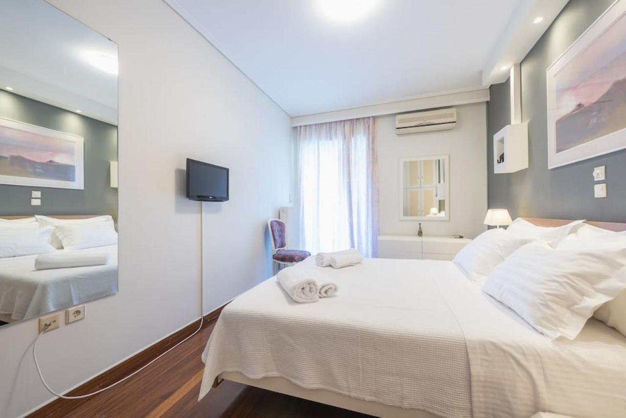 Central 3Br Apartment Next To Panormou Metro! Athen Eksteriør billede
